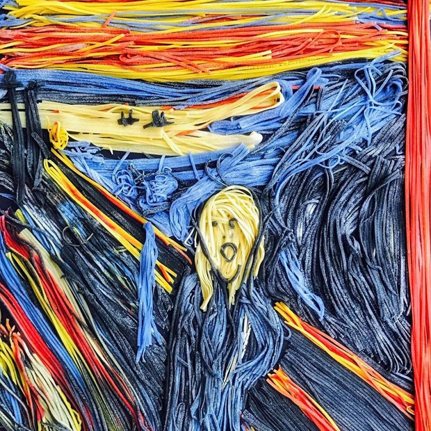 Quadros famosos são recriados com macarrão.